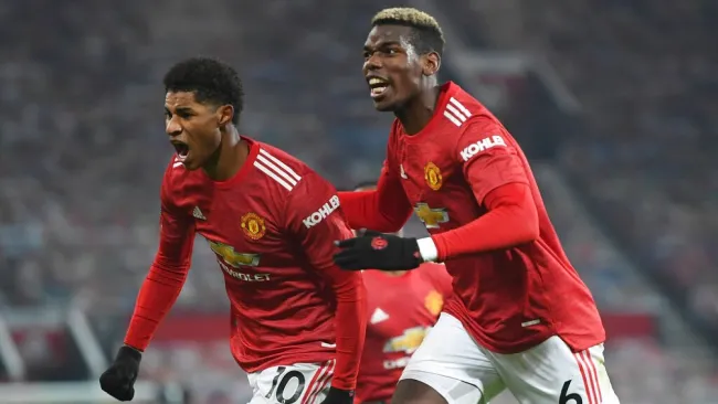 Rashford y Pogba celebran gol vs Wolves