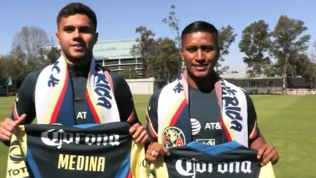 Pedro Aquino y Alan Medina, durante su presentación