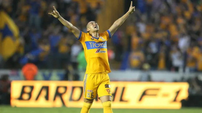 Torres Nilo en festejo de gol