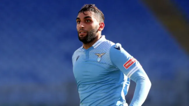 Mohamed Fares en paritdo con Lazio