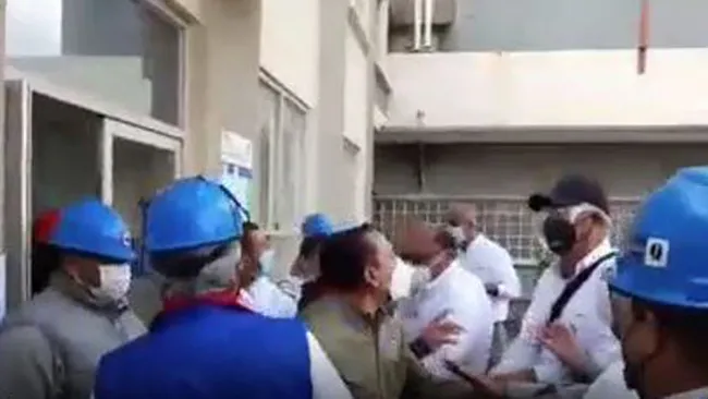 Momentos de tensión entre grupos de oposición 