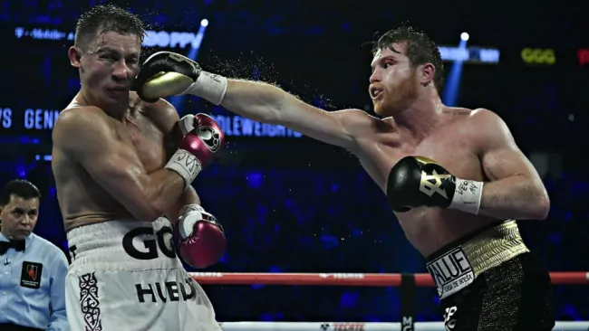 Canelo Álvarez en acción ante Golovkin