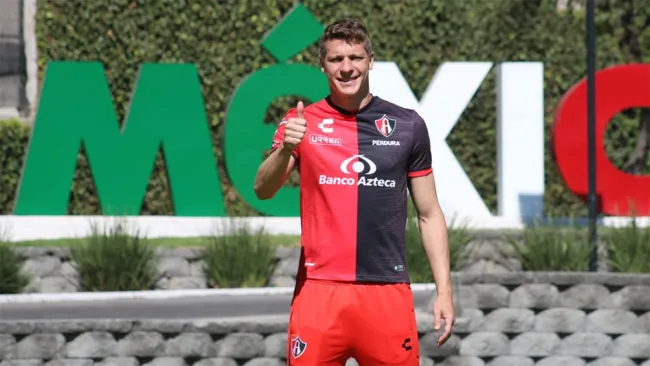 Julio Furch en su presentación con el Atlas 