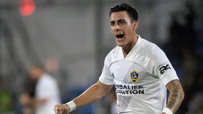 Pavón en un partido con el Galaxy 