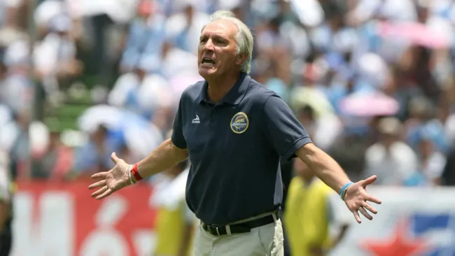 Hugo Fernández, en el banquillo de Dorados