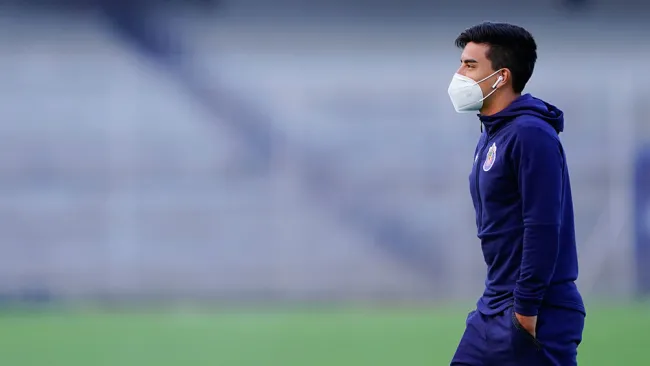 Fernando Beltrán previo a un partido con las Chivas