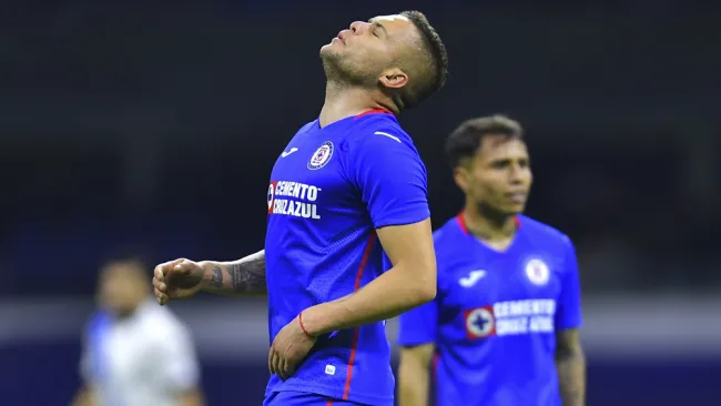 Cabecita Rodríguez se lamenta tras una falla ante Puebla