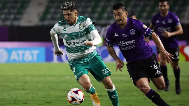 Acciones entre Santos y Mazatlán FC