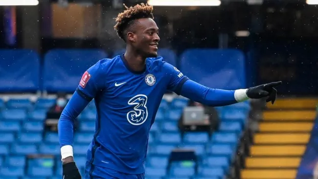 Tammy Abraham en festejo con Chelsea