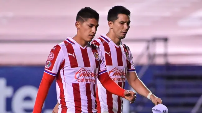 Ángel Zaldívar y Jesús Molina tras un partido con Chivas