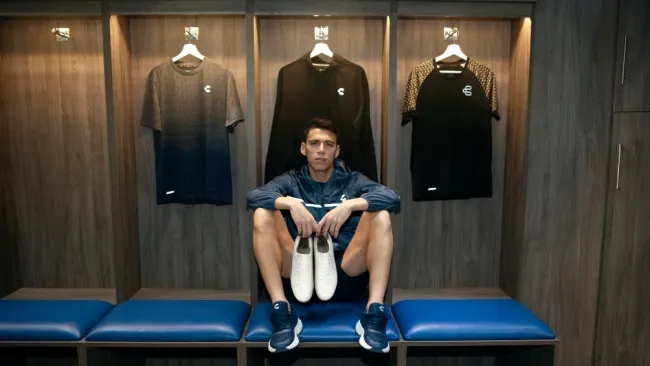 Héctor Moreno en colaboración con Charly