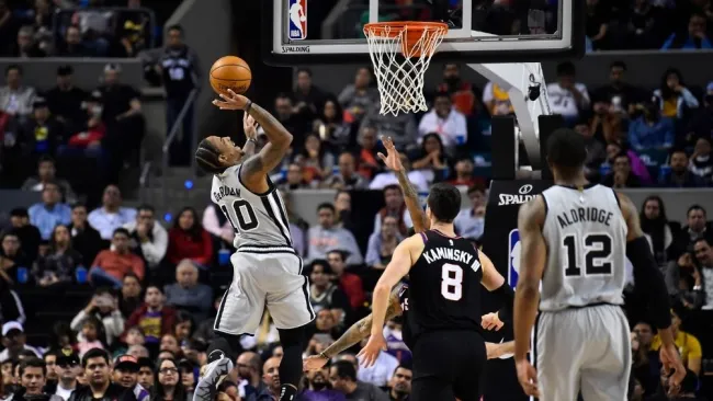 Phoenix y San Antonio en la Arena Ciudad de México 