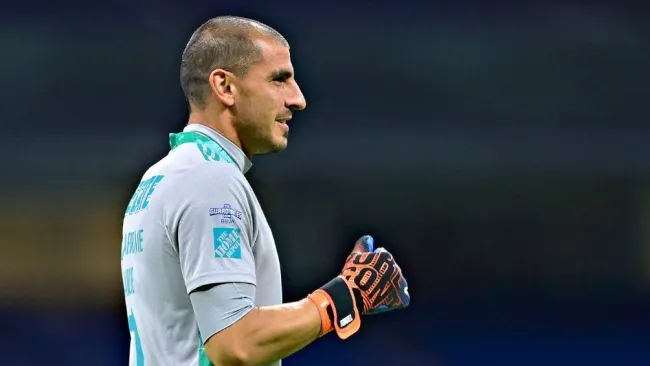 Nahuel en un partido con Tigres 