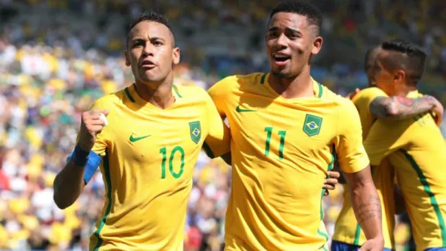 Gabriel Jesús y Neymar festejando una anotación