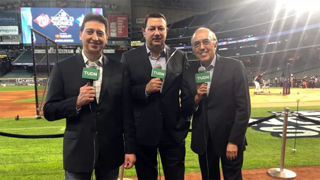 Burak, De Valdés y Segarra previo a una transmisión