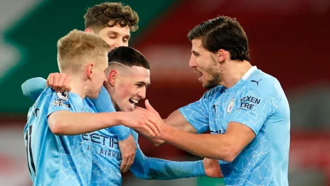 Jugadores del Manchester City festejando un gol a favor