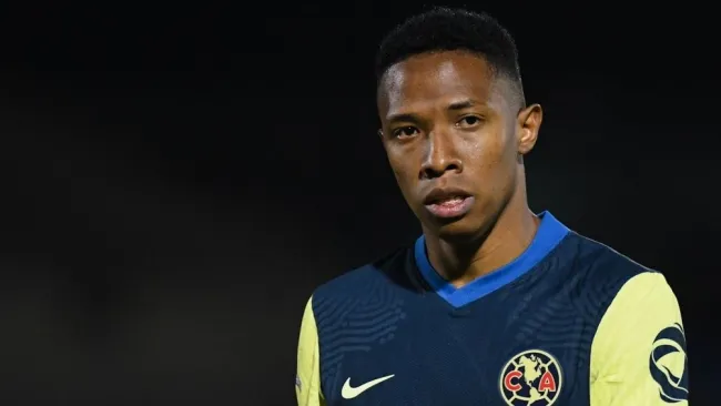 Andrés Ibargüen en un partido con América 