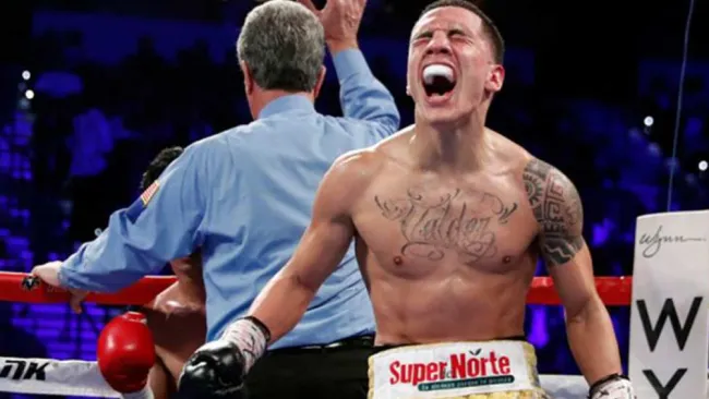 Óscar Valdez festeja una victoria