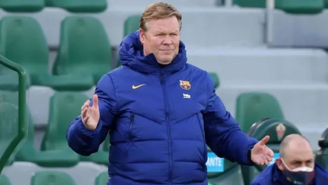 Ronald Koeman jugando con Barcelona