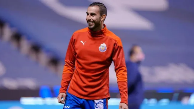 Alejandro Mayorga en partido con Chivas