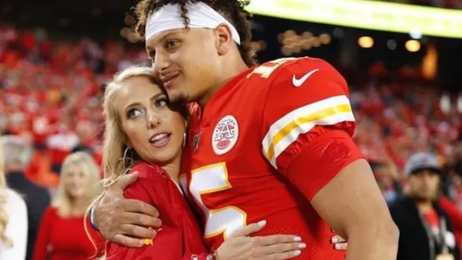 Patrick Mahomes y su pareja 