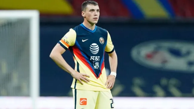 Federico Viñas en un partido del América