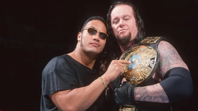 The Undertaker junto a The Rock