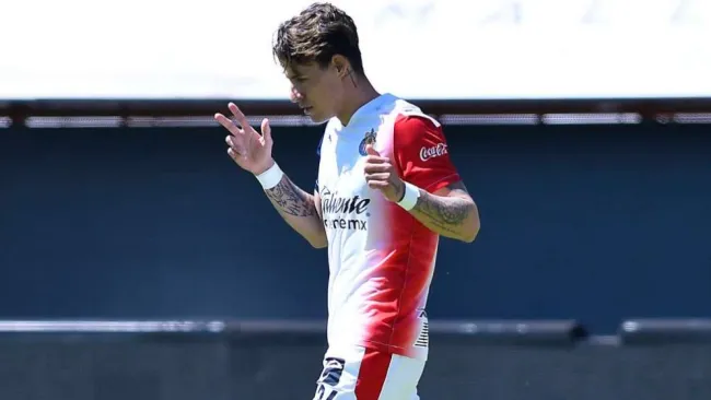 Chicote Calderón en festejo con Chivas Sub 20