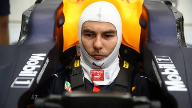Sergio Pérez a bordo de la monoplaza de Red Bull