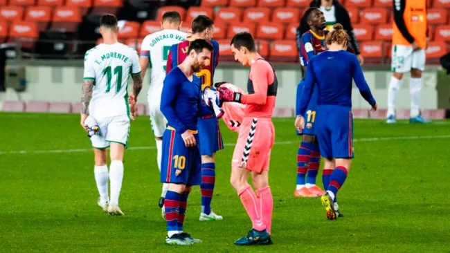Messi y Baldía, en el intercambio de camisetas