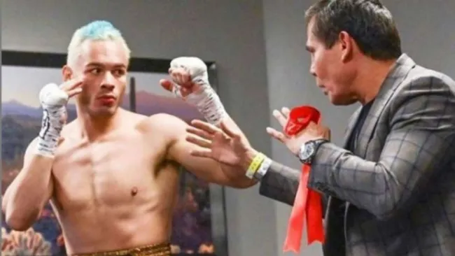 Chávez y su padre antes de la batalla contra Jacobs