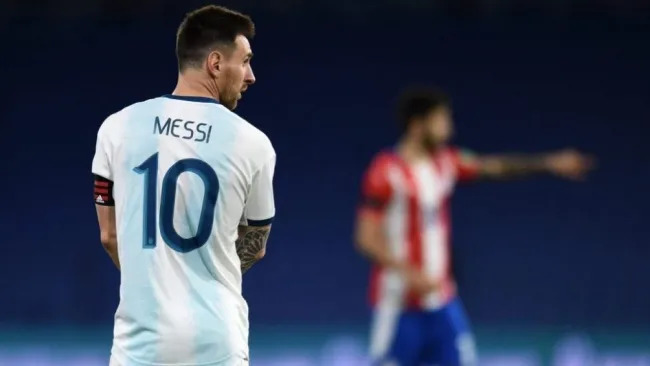 Lionel Messi en un partido con su selección
