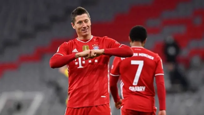 Lewandowski marcó un 'hat-trick'