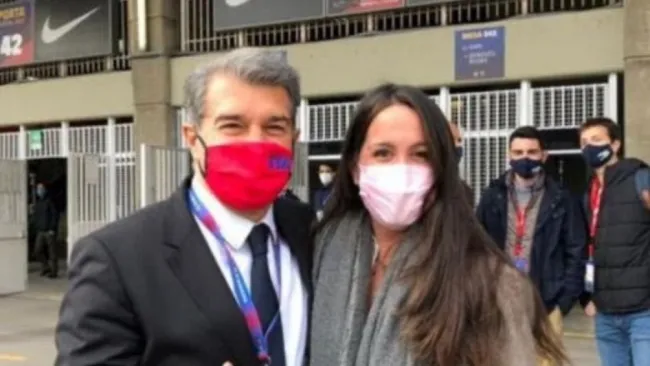 Joan Laporta con la joven del video 