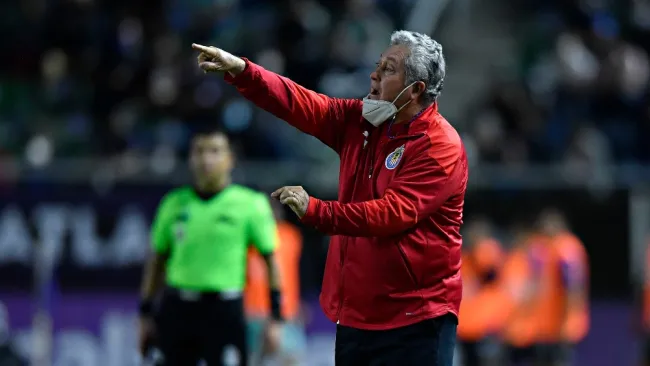 Vucetich durante un partido con Chivas