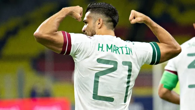 Henry Martín celebra con la Selección Mexicana