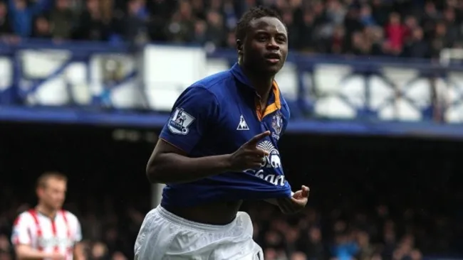 Magaye Gueye, delantero senegalés de la Liga I de Rumania, en parido