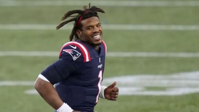 Cam Newton en un partido de los Patriots