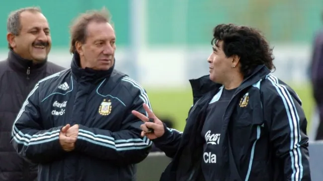 Carlos Bilardo junto a Diego Maradona en la Albiceleste