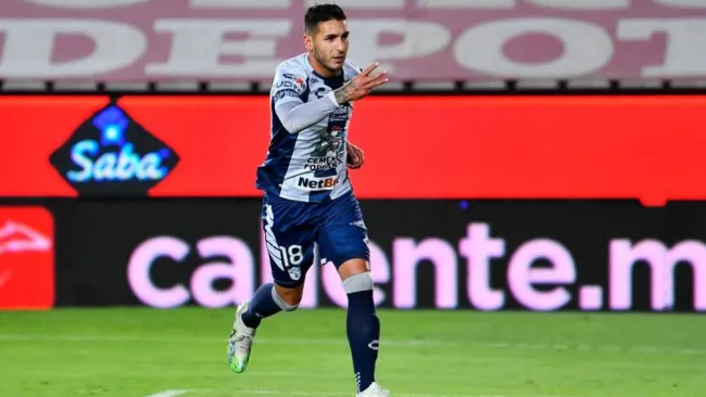 Ismael Sosa en festejo con Tuzos