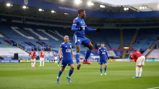 Leicester City celebra en juego contra Manchester United 