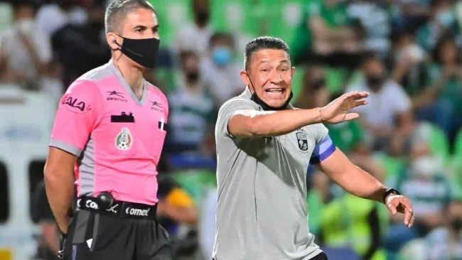 Nacho Ambriz, técnico de León