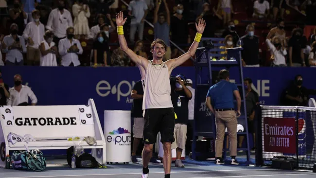 Alexander Zverev festeja su triunfo en la Final del AMT