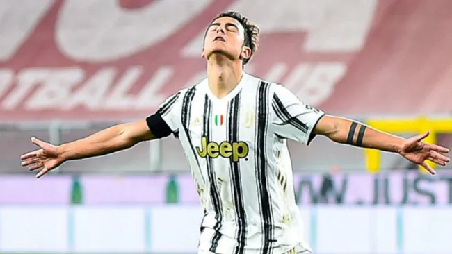 Paulo Dybala en festejo con la Juventus