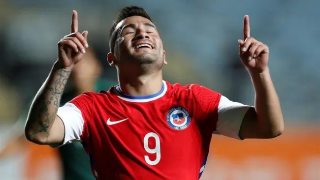 Meneses festeja su gol 