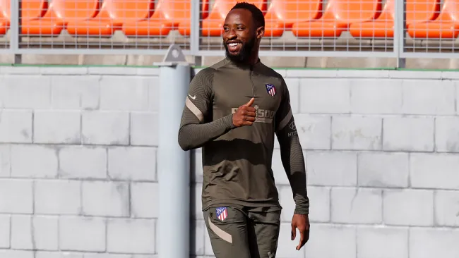 Moussa Dembélé en un entrenamiento con el Atlético 