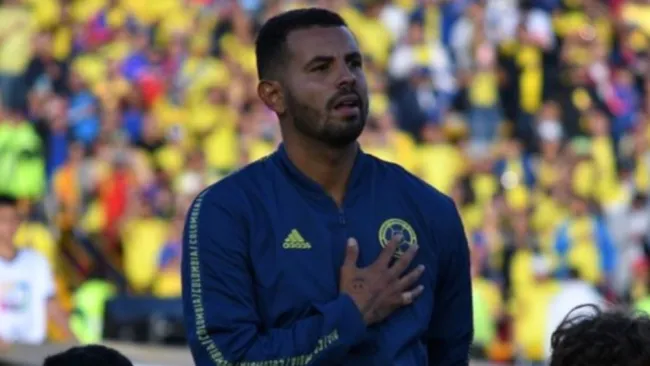 Edwin Cardona durante un partido con Colombia