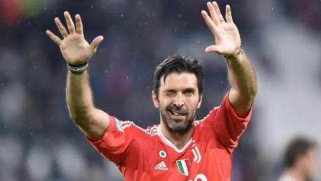 Gianluigi Buffon, feliz tras un juego