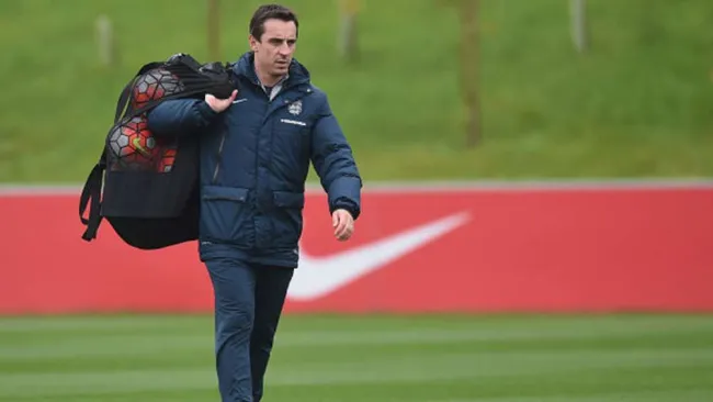 Gary Neveille en partido