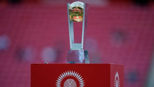 Selección Mexicana Sub 23: Alan Cervantes tocó el trofeo del Preolímpico previo a la Final